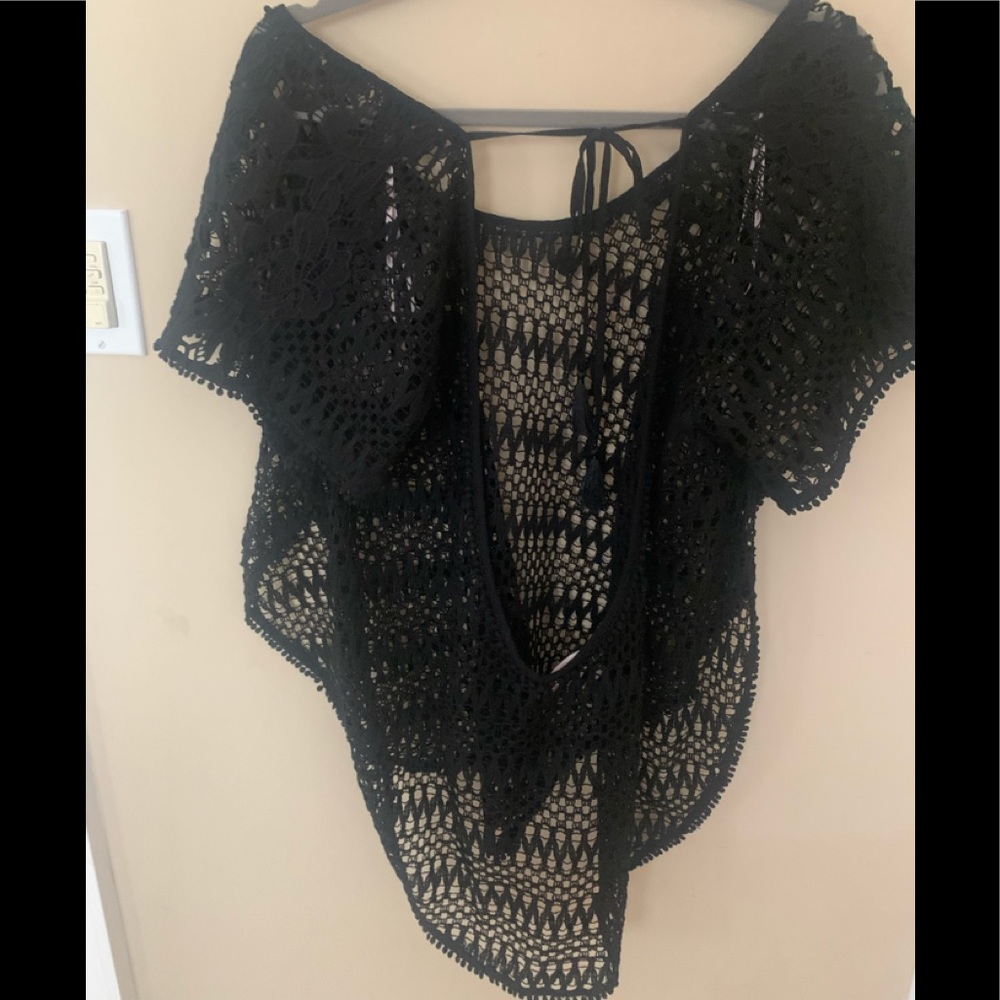 Victoria secret Covers up top . Lace . Knitting